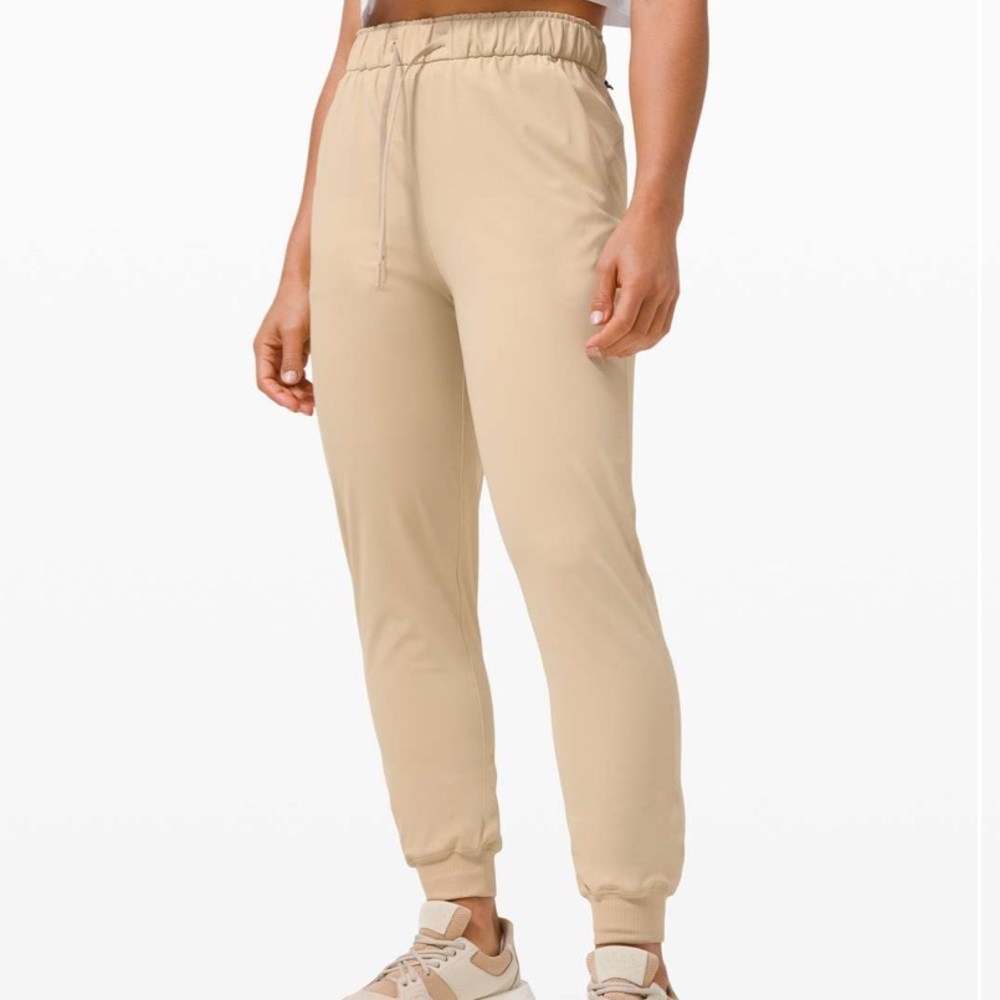 Lululemon Keep Moving Jogger Pants Size 6 Trench Tan Pockets Pull On W5DCRS